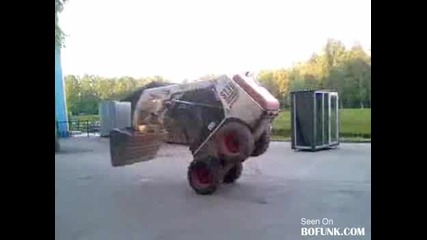 Яки трикове с Bobcat 