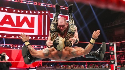 Lucha House Party vs. Lars Sullivan – 3-on-1 Elimination Handicap Match: Raw, June 10, 2019