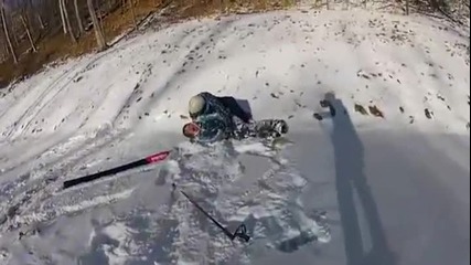 Каране на ски без каска