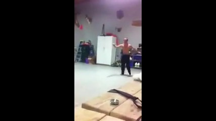 Ето как действа едно камикадзе ! - С М Я Х