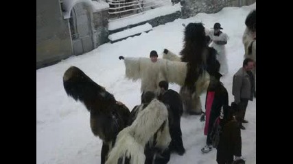 Kukeri Koprivlen1.wmv