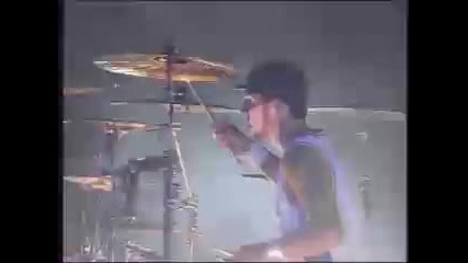 Dailymotion - Travis Braker (drum solo at Chicago)