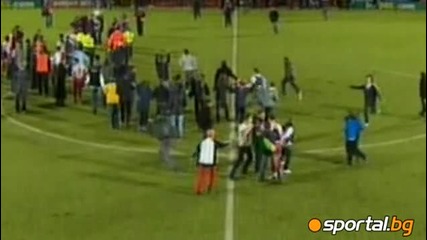 Фен удари в лицето играч на Стивънидж след мача с Нюкасъл