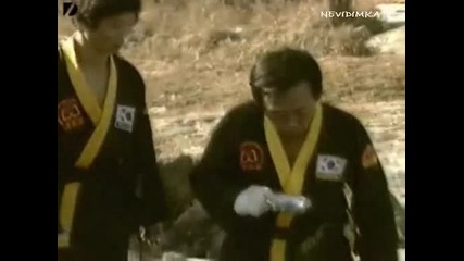 Нинджа Слага В Устата Си Разтопено Олово!