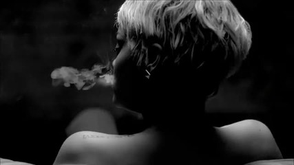 Rihanna 2012 - You Da One ( Официално Видео )