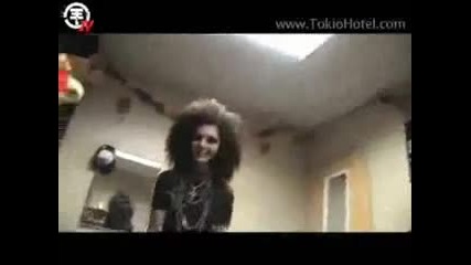 Bill Singing Britney amp Christina 