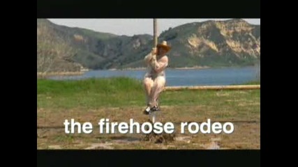 Jackass - родео с пожарникарси маркуч