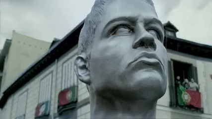 Nike Football - Напиши Бъдещето статуята на Роналдо 