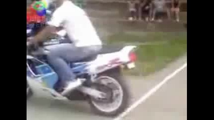 Suzuki идиот просто нямам думи