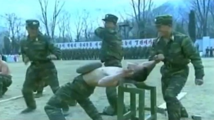 Пълни Изроди! – Вижте тези уникални кадри от тренировките на военните в Северна Корея!