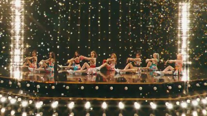Girls' Generation ( Snsd ) - Holiday Music Video