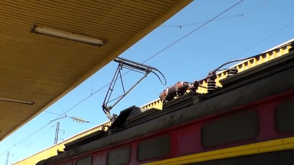 сваляне и качване на пантографа