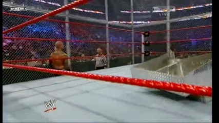 Randy Orton Показва Среден Пръст На Публиката (hell In A Cell)