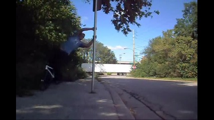 Удивителни Bmx Трикове със Тим "хълмчето" !