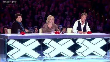 Момче разплака публиката с изпълнението си в Britains got talent