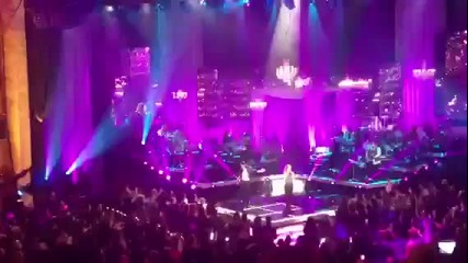 Thalia canta “te Perdiste Mi Amor”, duo con Prince Royce, en “habitame Siempre