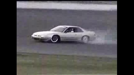 Drifting Nissan Ka24e(240sx)