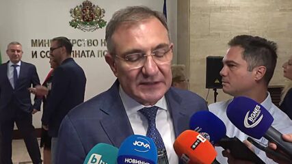 Гуцанов награди служителите, разкрили нелегалните старчески домове