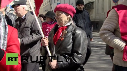 Russia: Communist Party rallies against fascism outside Ukrainian Embassy