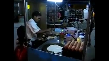 Луд готвач прави палачинки