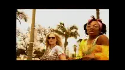 Avril Lavigne featuring Lil Mama - Girlfriend