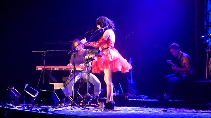 08.05.2012 Kimbra - Wandering Limbs - at the Aec