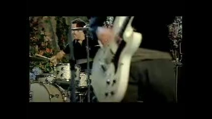 Simple Plan - Your Love Is A Lie 