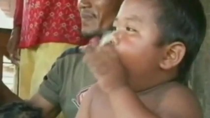 2 year old ardi rizal the youngest smoker (real video interview, unedited)) - Youtube