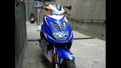 Yamaha aerox Race replica 2008. 