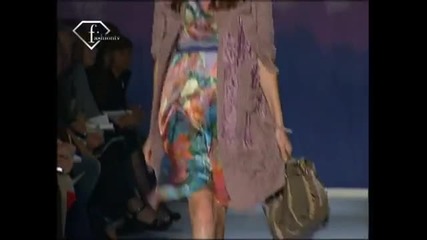 fashiontv Ftv.com - Cue tone - Moschino Cheap & Chic - Spring Summer 2009 