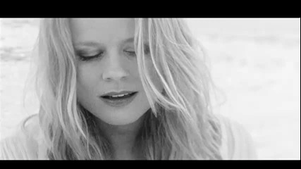 Ilse Delange - Beautiful Distraction (official video) 