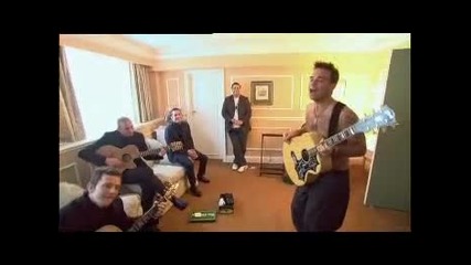Robbie Williams - Sweet Home Alabama (преди концерта)