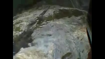 Base jump in Lauterbrunnen 550 Meters 