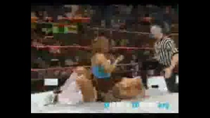 Подскокливата Ми Сладуранка Mickie James