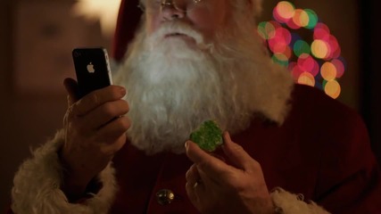 Дядо Коледа рекламира Apple - Iphone 4 S