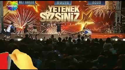 Yetenek Sizsiniz Turkiye - Karizma Show Basketball Show 