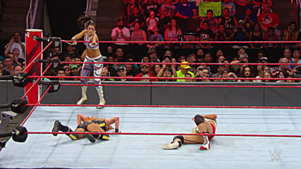 Becky Lynch & Bayley vs. Alexa Bliss & Lacey Evans: Raw, June 10, 2019 (Full Match)