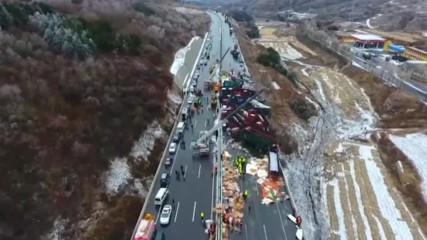 56 превозни средства се сблъскаха в Китай, има жертви