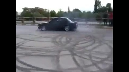 Не се закачай с е30!