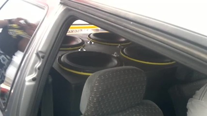 4 ground zero 15_ subs in a Golf 2