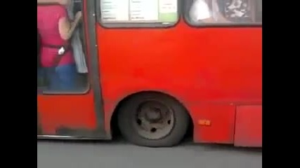 Безумно Претъпкан Автобус - Винаги Има Място за Още Един!