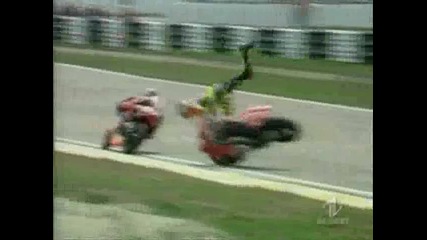 Brutalni padaniq na Valentino Rossi 