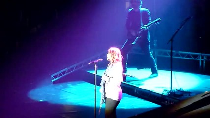 Kelly Clarkson Lies Live ( The Black Keys Cover ) Wembley February 2010 