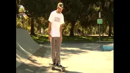 Skateboarding Tricks & Maintenance - How to Push Off on a Skateboard