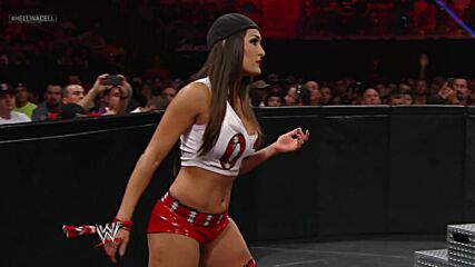 AJ Lee vs. Brie Bella – Divas Championship Match: Hell in a Cell 2013 (Full Match)