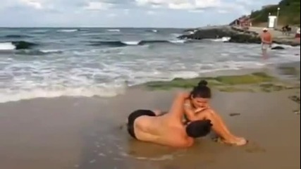 Как да вдигнеш момиче с една ръка..