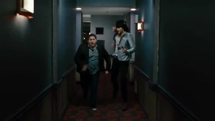 Бягство от Вегас - Серджо преследва Олдъс И Аарон надолу по хотелския коридор 