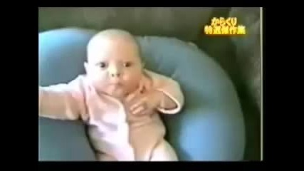 Бебе каратист Чък Норис