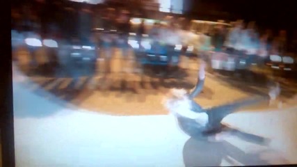 Ross Lynch-skateboarding