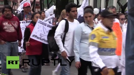 Протести в Мексико против насилието и отвличането на студенти